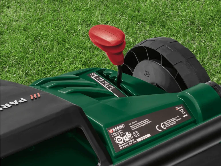 PARKSIDE® Scarificateur/aérateur de pelouse électrique 2 en 1 PLV 1500 C2. 1 500 W