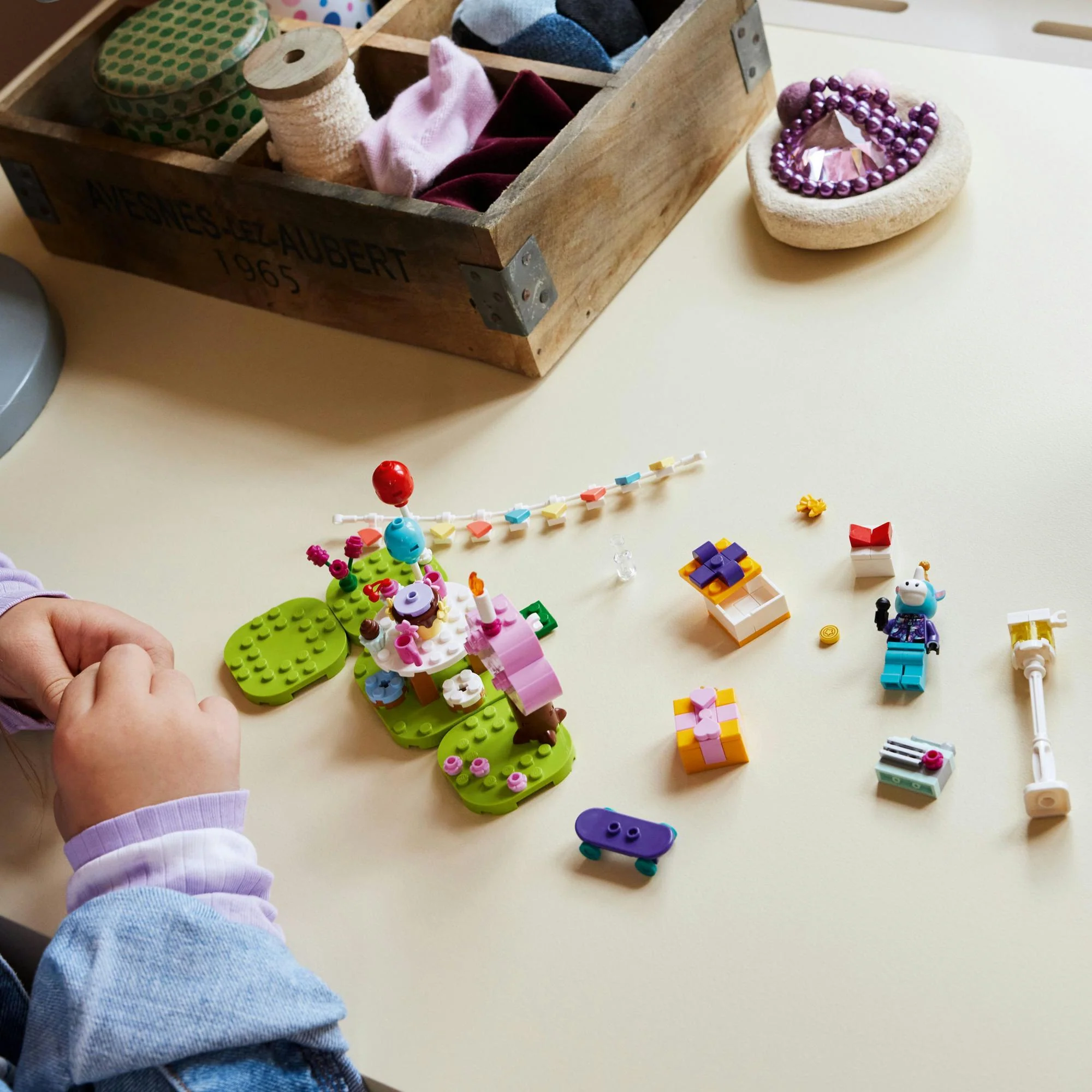 LEGO 77046 Animal Crossing Jimmy's Birthday Party